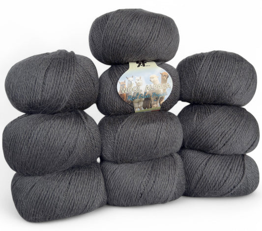 Flauschiges-Alpaka-Merino-Garn-aus-Italien-in-Naturweiss