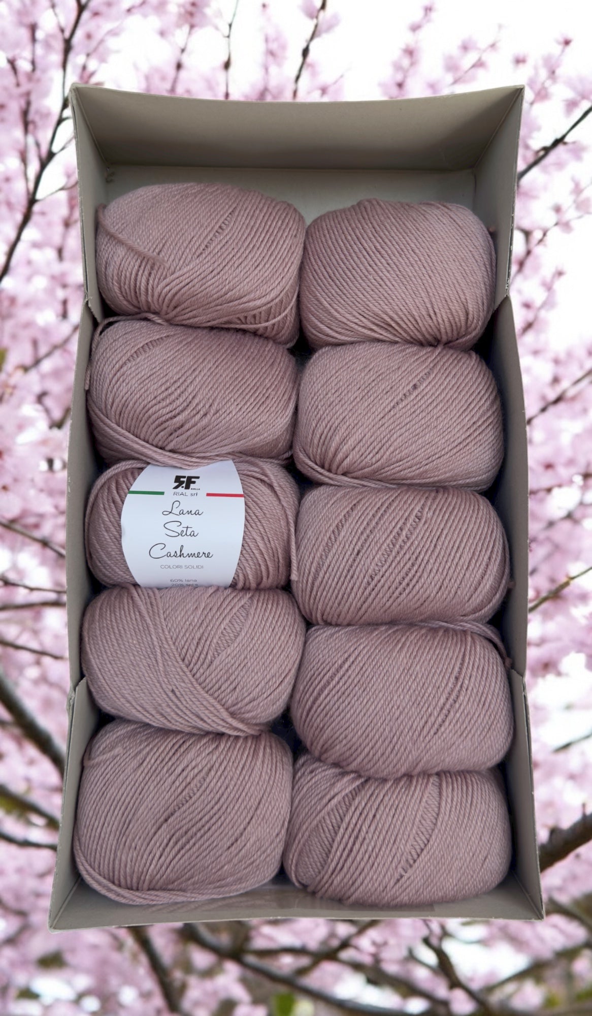 Kaschmir / Cashmere 20% / Seide 20% / extrafeiner Merino 60% / Italien / 10-Knäuel