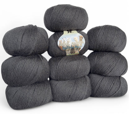 Flauschiges-Alpaka-Merino-Garn-aus-Italien-in-Naturweiss
